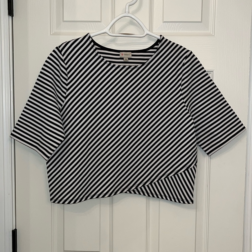 Cremieux Women’s White Black Striped Cropped Top Sz Medium Abstract Textured‎